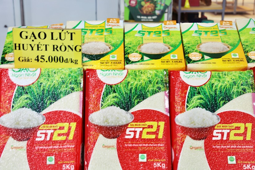 Thủ tướng yêu cầu sử dụng thương hiệu gạo Việt mở rộng thị trường