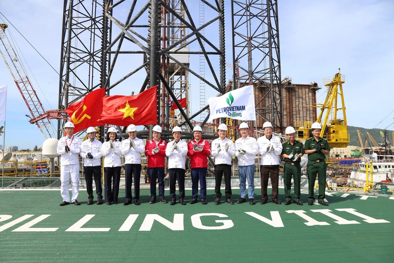 Giàn khoan PVD8 - biểu tượng tinh thần sáng tạo, kiên cường và khát vọng vươn xa của PV Drilling- Ảnh 3. Giàn khoan PVD8 - biểu tượng tinh thần sáng tạo, kiên cường và khát vọng vươn xa của PV Drilling- Ảnh 3.
